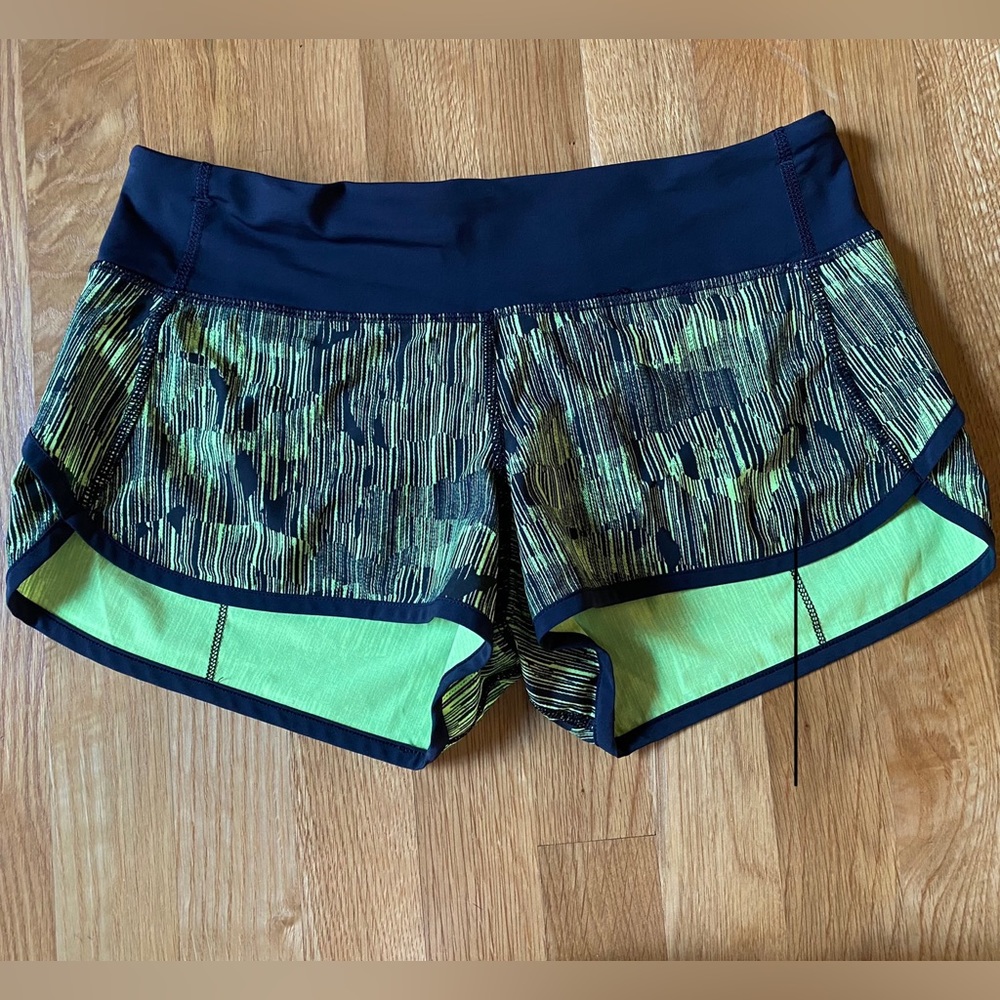 Lululemon Speed Up Low-Rise Lined Short 2.5” Size 4